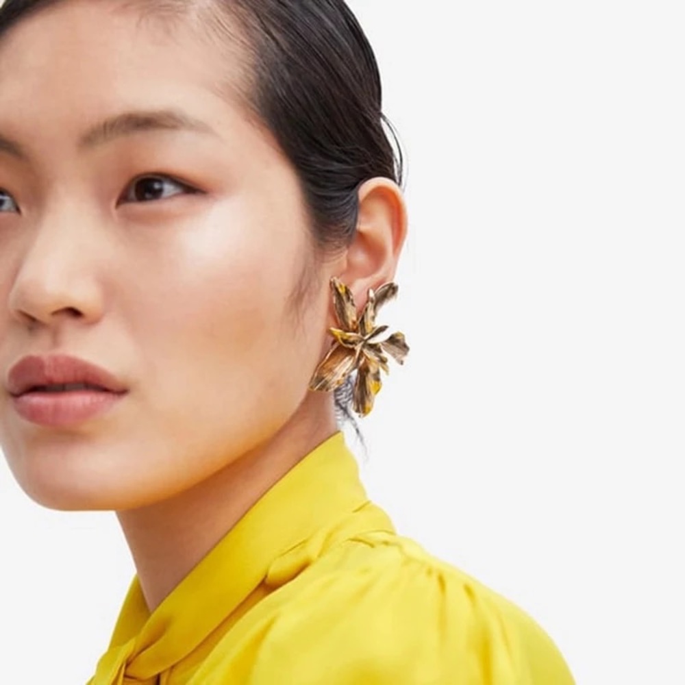 Big Gold Flower Statement Earrings Petals Jewelry - Picture 5 of 12